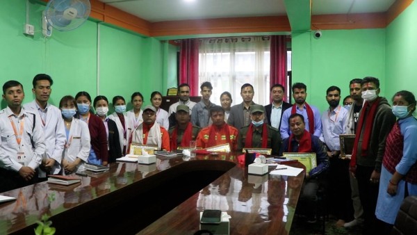सामाजिक उत्तरदायित्व कार्यक्रमअन्तरगत गुल्मी जिल्लामा आगलागी नियन्त्रणमा खटिने रेसुंगा नगरपालिकाका दमकल चालक सहित अन्य सहयोगी कर्मचारी सम्मान । (11 May 2024)